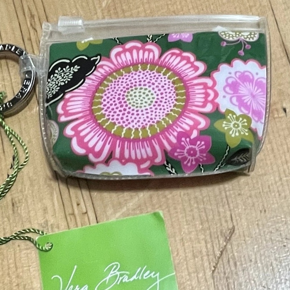NWT - VERA BRADLEY Zippidy Keychain ~ Olivia Pink - Waterproof